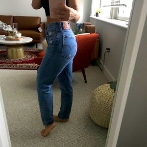 ❌SOLD❌ Levi’s Wedgie jeans. Size 27